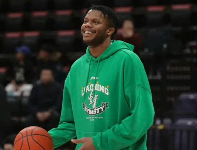 正式官宣！CBA顶级外援签约辽宁男篮，携手赵继伟，杨鸣冲击前四