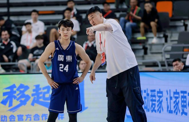 决赛还没打，余嘉豪却被爆已离队！丁伟遭晴天霹雳，杜锋仍要小心