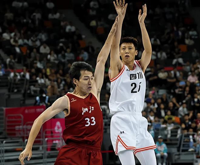 广东男篮三枚金牌到手，14中1，吴前也是东道主夺冠功臣