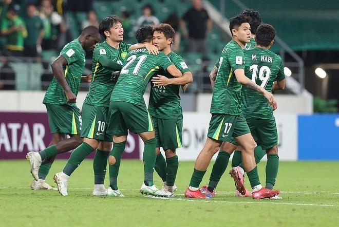 亚足联连开2张罚单！蓉城5人染黄被罚2500，激烈冲突国安被罚