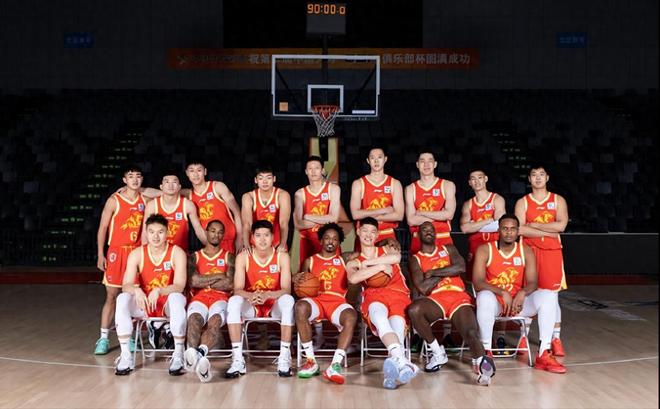 CBA新赛季实力分档！五支球队竞争总冠军，辽宁新疆降至二档