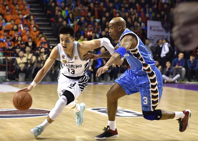 什么情况？马布里锐评郭艾伦：吃T是因在辽篮受裁判照顾惯了