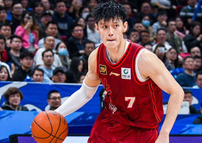 媒体人建议曾凡博先打澳洲NBL 等CBA季后赛再回北京男篮争冠