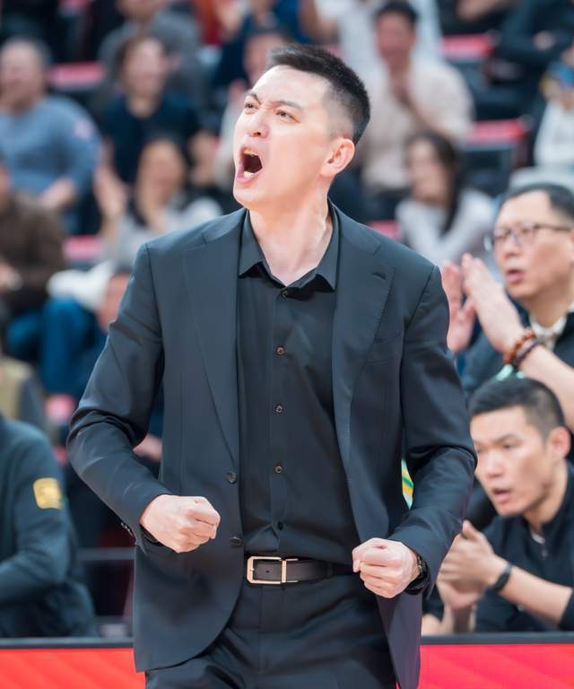 爆冷掀翻卫冕冠军，打出赛季最佳一战，杨鸣说话都有底气了，真棒