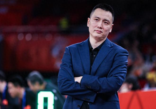 张镇麟背锅？防守不行被教练点名，弗格也漏两个，辽篮双星挺委屈