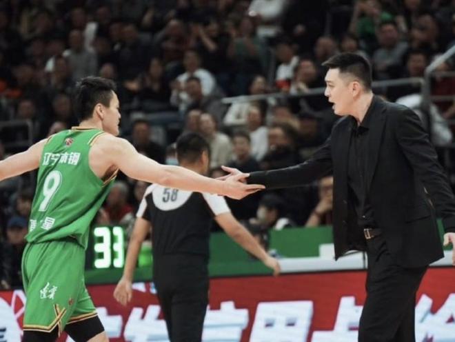 杨鸣：希望球队能延续前两场的斗志，今天要全力冲击北京队