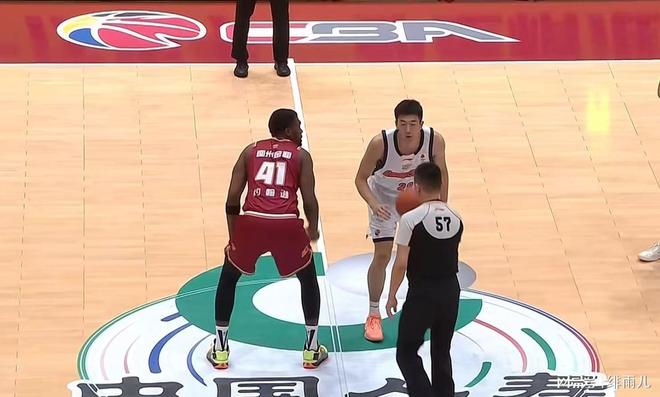 挤走焦泊乔！广东内线“新王炸”打出身价，杜锋为他送走徐昕！