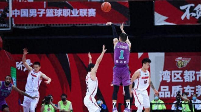 陶汉林受困于犯规，鲁川大战前受伤恐缺阵，战四川鲍威尔需要爆发