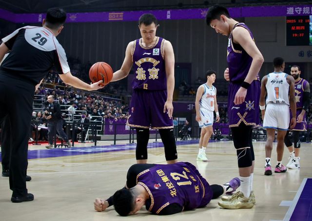 CBA最新消息！沈梓捷第一阶段报销，曾凡博正式回归北京首钢