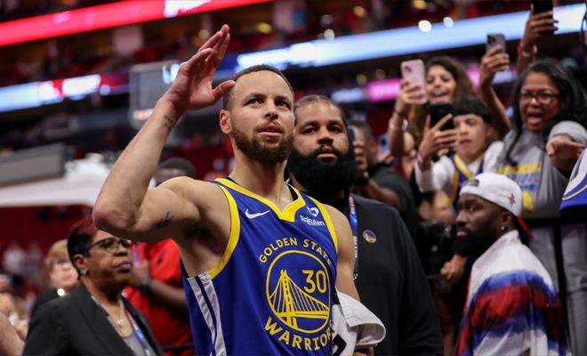 大逆转！勇士连胜被终结，兰德尔轰27+9+6，库里连创历史第1神迹