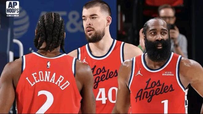 三方交易方案出炉！浓眉去马刺，联手文班亚马？圣城打造三巨头？