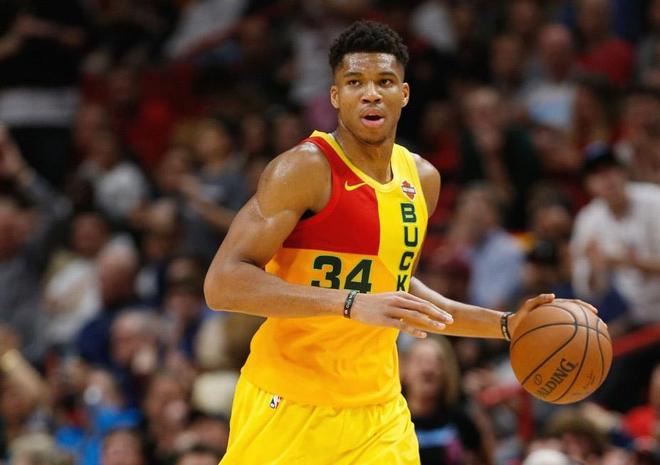 名记：雷霆火箭马刺对现有阵容满意，不会参与字母的交易