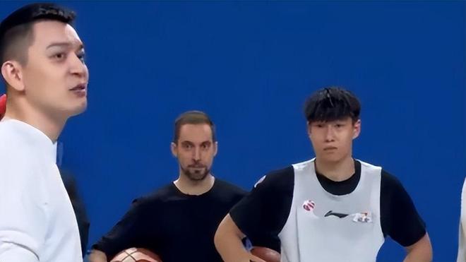 晚上9点24官宣！辽篮为卢比奥庆生，杨鸣唱歌,获赵继伟高诗岩认可