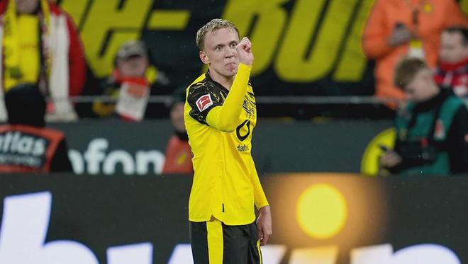 多特蒙德将帅:上半场给了科隆一些机会,但我们胜利实至名归