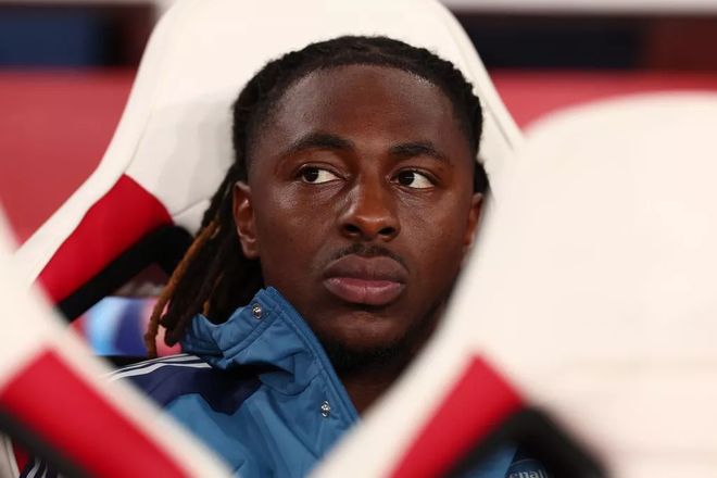 埃泽迎战旧主,阿森纳生涯亟待破局