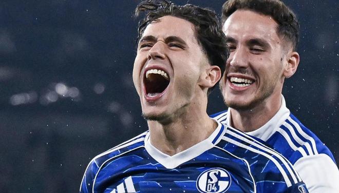 德天空:多特蒙德关注沙尔克中场法乌齐,其合同中无解约条款