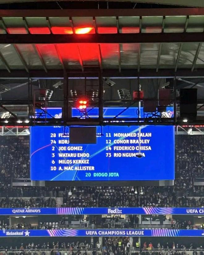 你永远不会独行,法兰克福播报利物浦大名单时带上了若塔