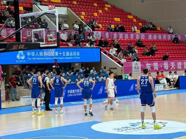 四川全運男籃亮相展現(xiàn)統(tǒng)治力 胡金秋周琦合砍49分