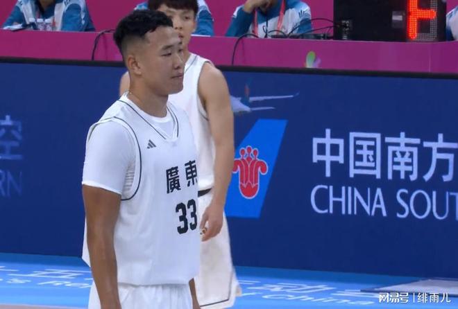 贏得很難看！廣東四大國(guó)手內(nèi)線慘遭一人打爆，杜鋒車(chē)輪戰(zhàn)被破解！