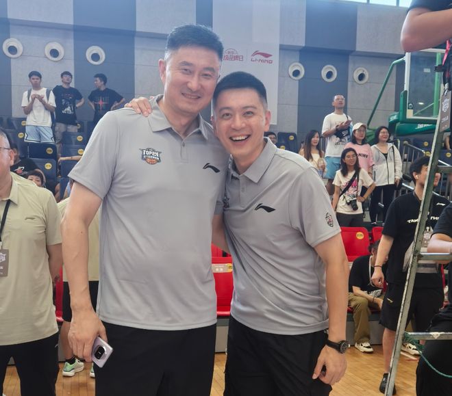 杜鋒正式回?fù)魲铠Q！遼粵還沒碰面，采訪卻刀光劍影，火藥味太濃了