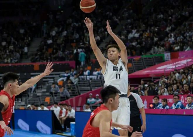 鋒線無支撐點，杜鋒不會用內(nèi)線！廣東這兩位置全運會咋辦？