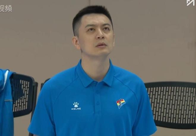 杨鸣盛赞广东队，杜锋暴露老问题，林葳NCAA首秀7中0+4失误！