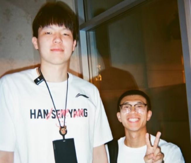 翻譯為瀚森發(fā)聲：我倆被真正NBA所震驚 他付出努力不該被輕易否定