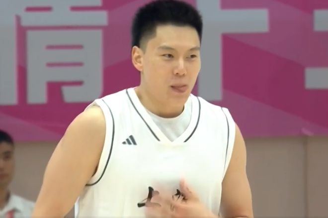 全運(yùn)會(huì)：上海大勝香港獲2連勝 李弘權(quán)40+11+10三分李添榮26分