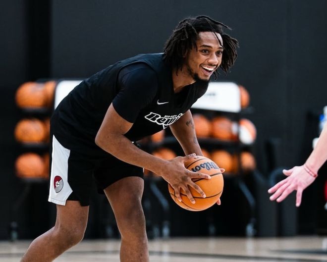 山西糊涂？簽黑根斯補(bǔ)強(qiáng)后場(chǎng)，上賽季被唾棄，搭配諾艾爾有奇效？