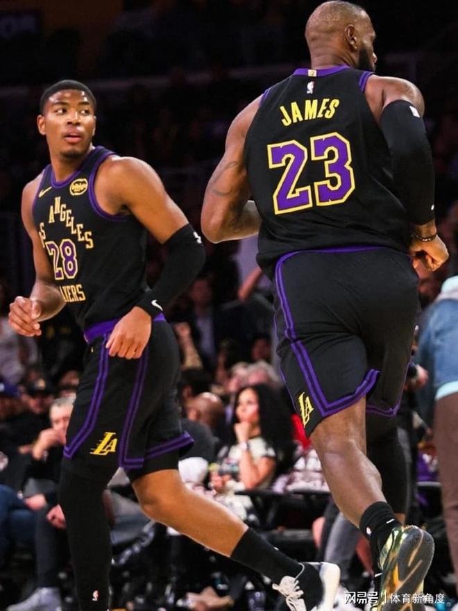 NB！楊瀚森2+1帥翻全場(chǎng)！NBA生涯最強(qiáng)一役...