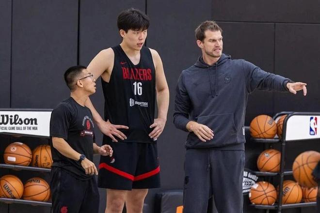 巴西主帅一上任,先给杨瀚森打了个叉?