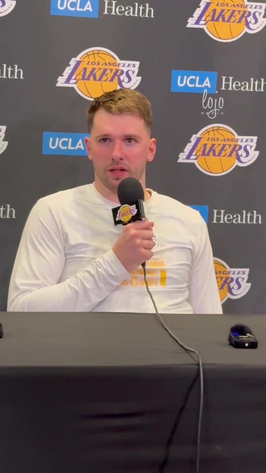 东契奇：NBA杯很不错，但就是地板非常滑，很危险！