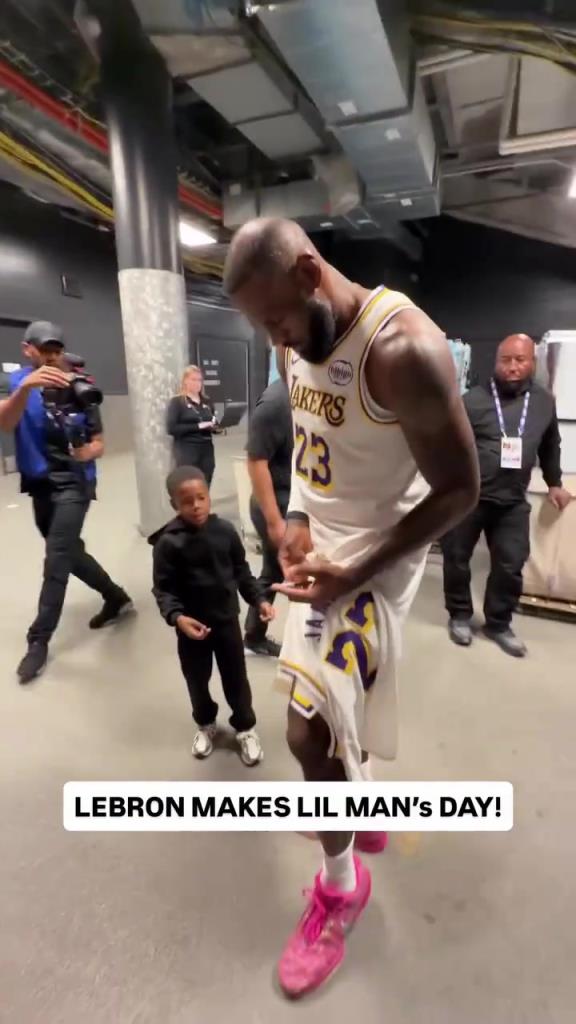 詹姆斯末节砍12分再现关键先生！太酷啦