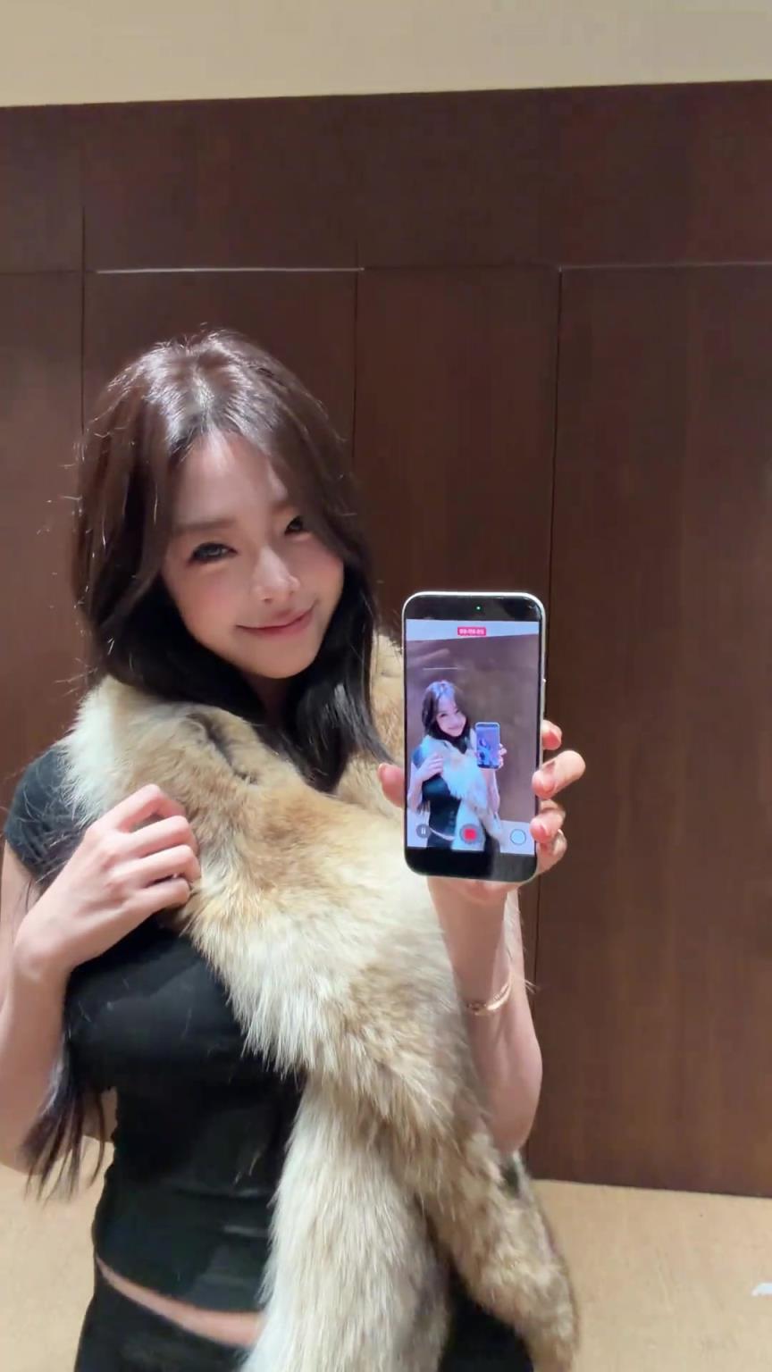 好羡慕姓周的可以正大光明叫她妈妈!