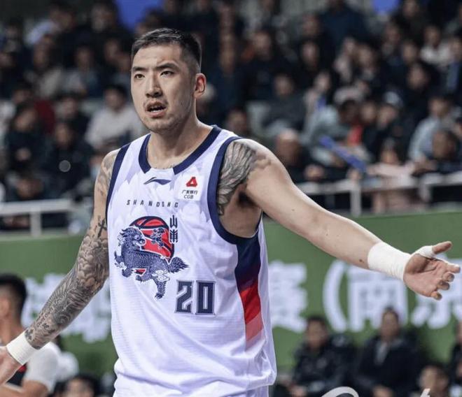 山东半场险胜北京！珀塞尔+2本土齐爆，北京双外轰26分，替补挂0