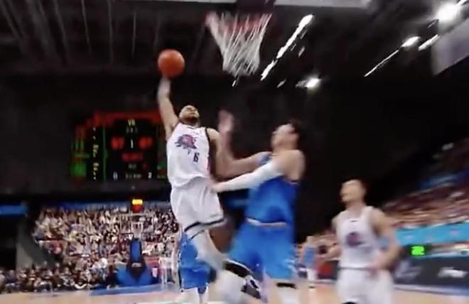 隔扣周琦+抛投绝杀，珀塞尔22分3板4助率队击溃北京收获五连胜