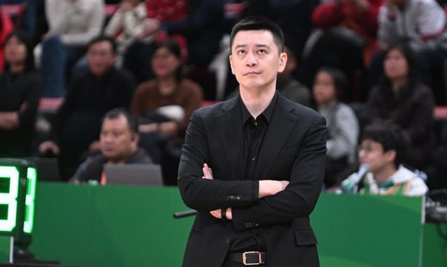 辽篮四连败，杨鸣辞职早有征兆，多细节显示已对球队失去掌控