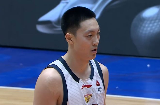 输给宁波13分！揪出最大“废柴”，9中2+关键失误 坑惨了广东队
