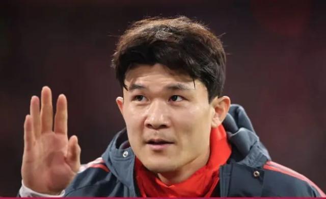 法尔克：切尔西和热刺均有意金玟哉，并已将其列入引援名单