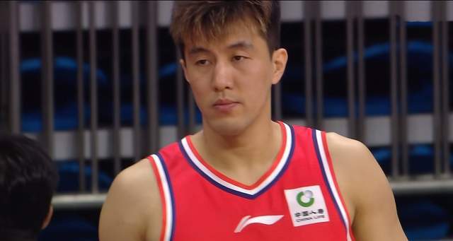 郭艾伦伤退，山东男篮爆冷不敌广州，克里斯22+16 被徐昕连续大帽