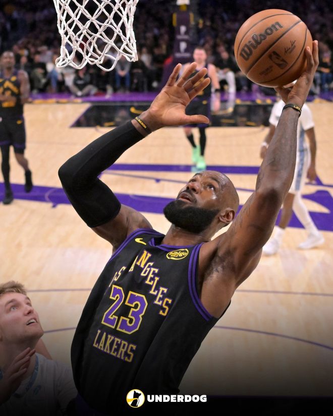 领袖！18投31分、带队赢球后，詹姆斯把功劳让给各种队友！