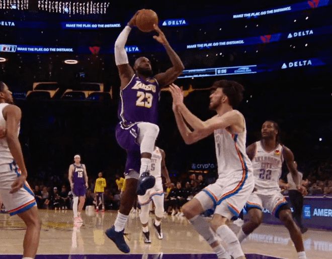 雷霆7人上双战胜湖人 杰伦威23分老詹22+6+10