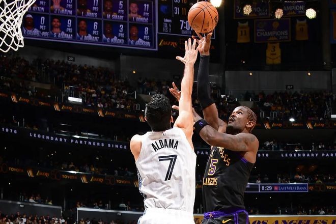 球权越来越少，湖人内线大将的场上表现似乎也是越来越消极了？