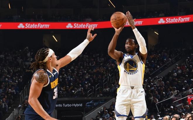 完成续约后球商也提升了?勇士锋线新星新赛季的表现也太惊艳了?