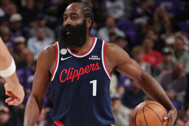 首秀惨败21分!争冠战舰为何变破船?泰伦卢鬼才操作坑苦哈登小卡