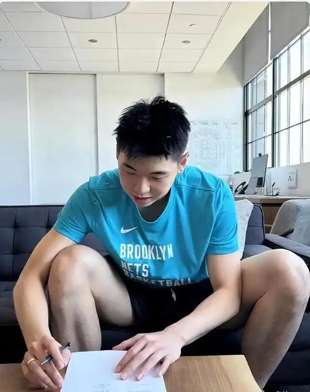 广东最新消息！崔永熙强势加盟，黄荣奇正式离队，张文逸获续约