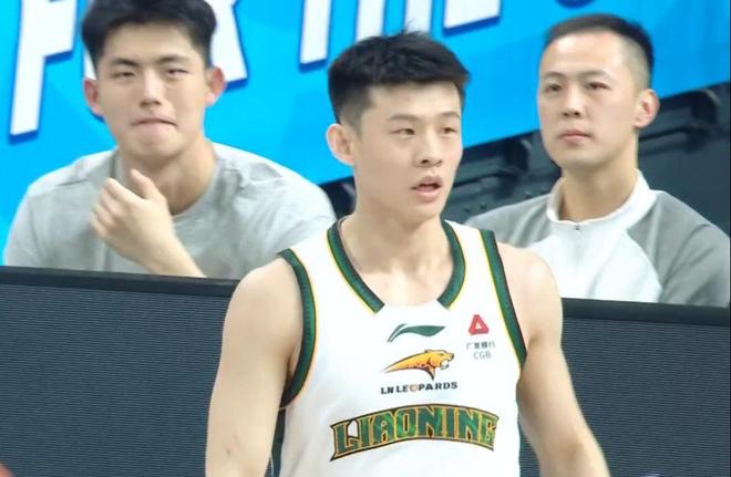 13分惨败+主教练暴怒被驱逐CBA4冠王赛季首败:末节崩盘 三分17中7
