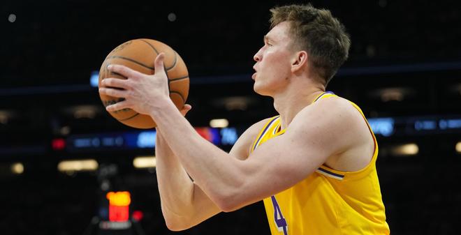 三分10中6轰30+5+2!到底是克内克特真不行,还是雷迪克不会用?