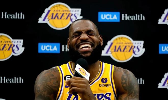  NBA名记爆料：新赛季将是詹姆斯身穿湖人球衣的最后一个赛季