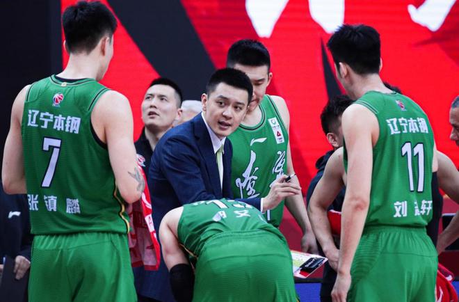 辽篮新老交替，韩德君李晓旭退役，两接班人上位，杨鸣重点培养！